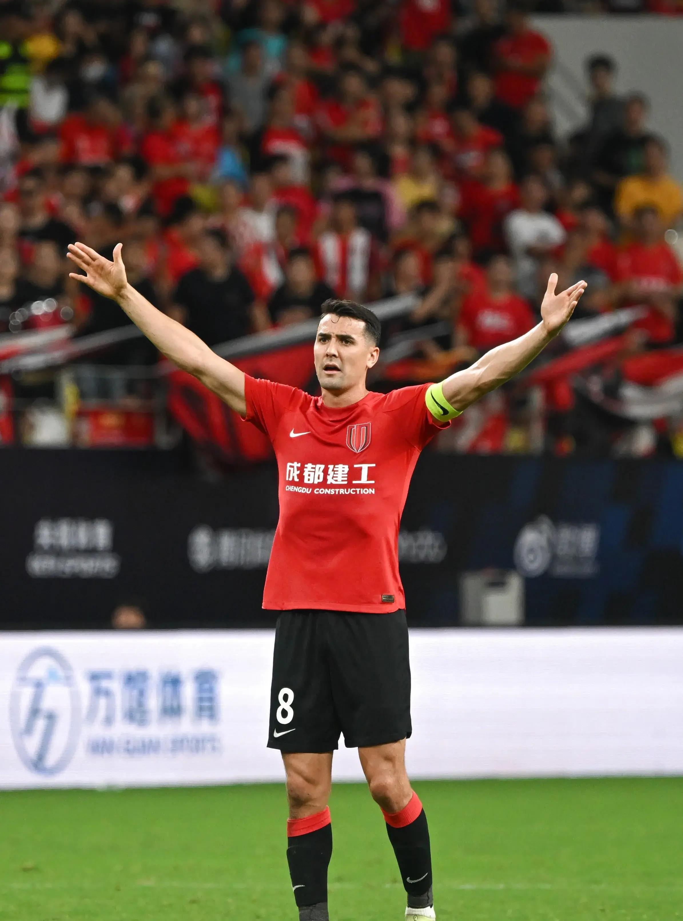 加时末段突围战来临，迈阿密热火围绕德甲队长鼓劲，赛场秩序良好，资深球员宣示担当的简单介绍