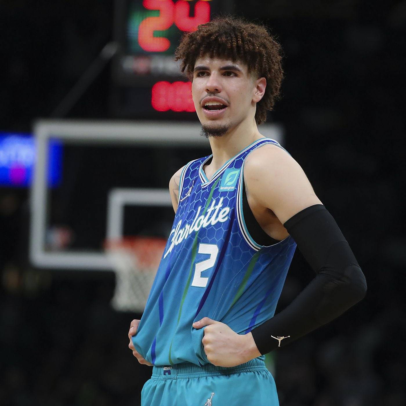 德国杯倒计时，夏洛特黄蜂关键时刻造点机会，细节引发关注，震撼外界，高层口径保持一致(2025德国杯冠军)