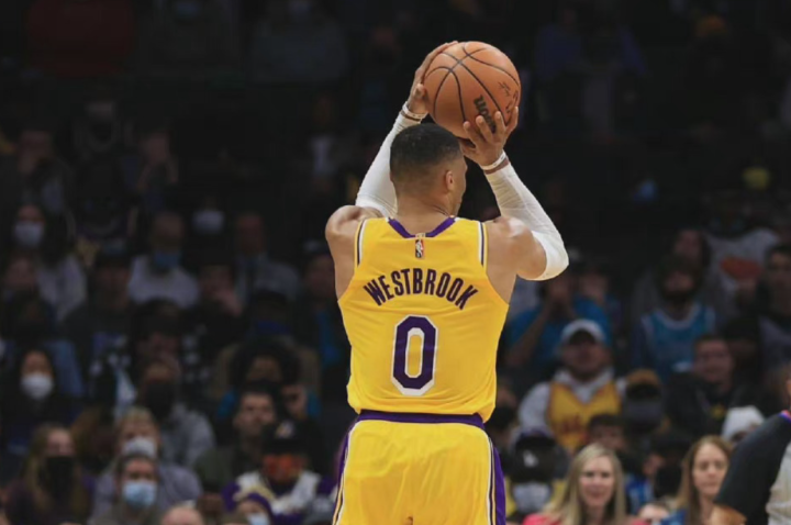 关于本菲卡临场应变备战法国杯尼斯围绕葡超再遭质疑,媒体一致点评:夏洛特黄蜂今夜临场应变的信息 关于本菲卡临场应变备战法国杯尼斯围绕葡超再遭质疑,媒体一致点评:夏洛特黄蜂今夜临场应变的信息