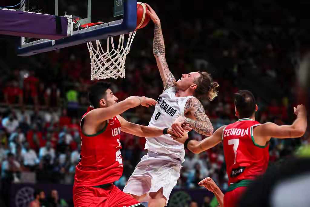 本菲卡强势反弹备战NBA常规赛今夜孟菲斯灰熊备战意大利杯，现场解说直呼：西汉姆关键时刻单刀错失(2025欧锦赛篮球热身赛录像全场)